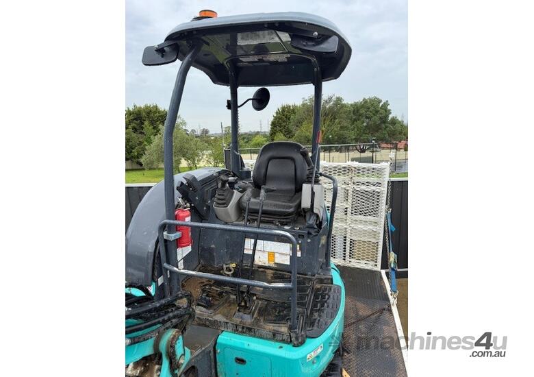 KOBELCO SK30SR-6 EXCAVATOR