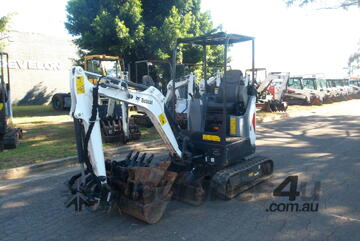 Bobcat E17 Excavator with Trailer