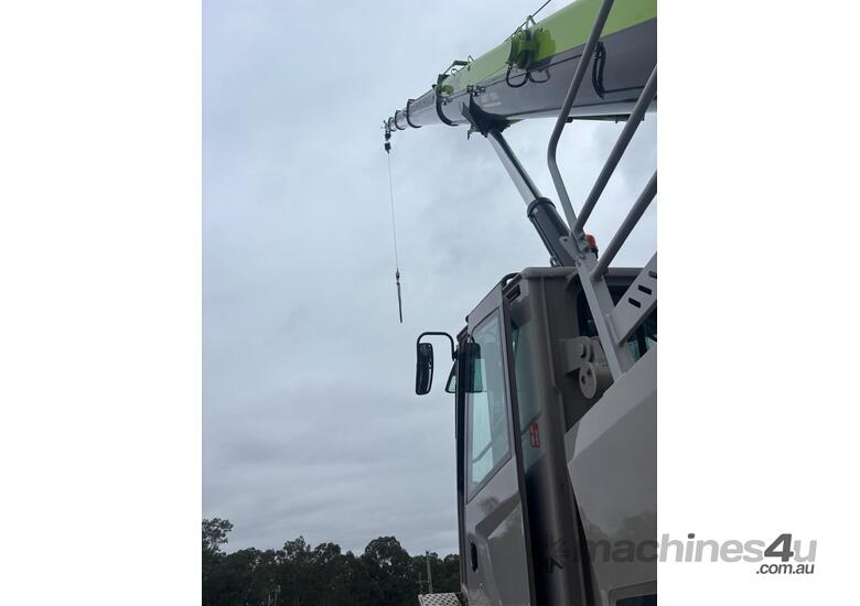 FOR SALE – 2024 Zoomlion ZCT600V5 (60T) Crawler crane 