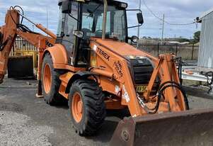 Terex   880 Elite Backhoe