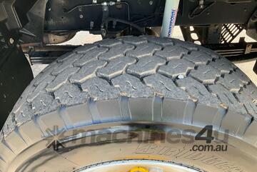 2009 Isuzu FTS 800 EWP Day Cab