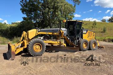 Caterpillar 2011   12M