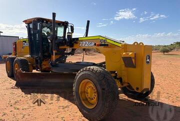 John Deere   772GP