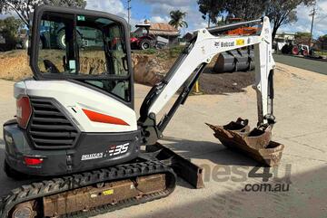 Bobcat 2018   E35 A/C Cab