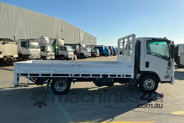 2015 Isuzu NPR 200 MWB Table Top