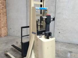 CROWN 20MT110A Walkie Straddle Forklift - picture0' - Click to enlarge