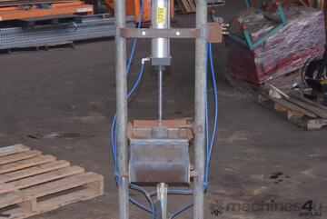 Pneumatic press 100mm b x 330mm Pneumatic press 100mm b x 330mm