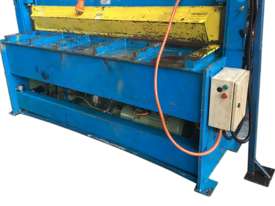 Guillotine Hydraulic Austral 2.5mm x 1900mm Sheet  - picture0' - Click to enlarge