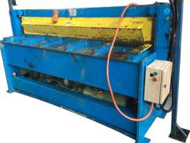 Guillotine Hydraulic Austral 2.5mm x 1900mm Sheet  - picture1' - Click to enlarge