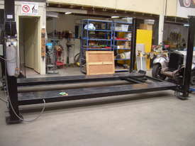 four post hoist - picture0' - Click to enlarge