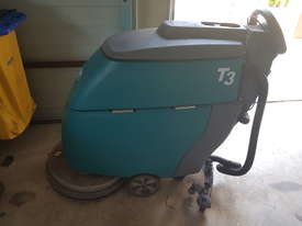 Tennant t3 auto scrubber - picture2' - Click to enlarge