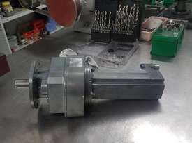 Second Hand Servo Motor - picture0' - Click to enlarge