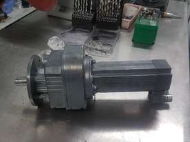 Second Hand Servo Motor - picture2' - Click to enlarge