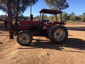 International 495 FWA/4WD Tractor - picture0' - Click to enlarge