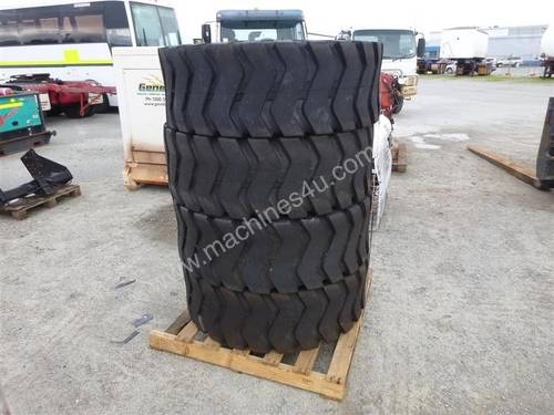 4X JX-2401 Tyres ON Pallet 1
