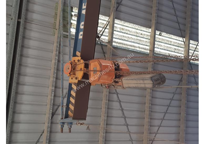 Used Hitachi Hoist Pedestal Jib Crane Jib Crane in , Listed on Machines4u