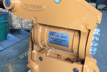 GARDNER ENGINEERING -   Case Backhoe Tilt Hitch