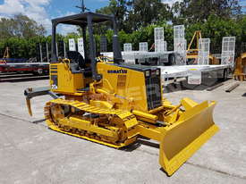 Komatsu D20A-7 Dozer with Rippers only 2107 hours DOZETC - picture2' - Click to enlarge