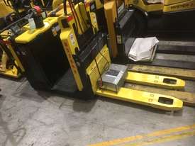 2.0T Battery Electric Order Picker - picture0' - Click to enlarge