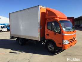2009 Hino 300 Hybrid - picture0' - Click to enlarge