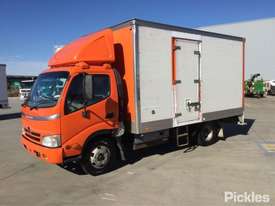2009 Hino 300 Hybrid - picture2' - Click to enlarge