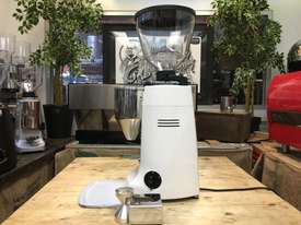 MAZZER KONY ELECTRONIC CUSTOM WHITE BRAND NEW ESPRESSO COFFEE GRINDER - picture2' - Click to enlarge