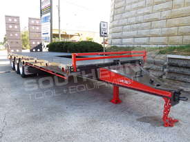 Interstate trailers ELITE Tri Axle 28 Ton Tag Trailer BLK & RED ATTTAG - picture1' - Click to enlarge