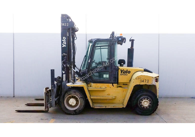 caption 7.5T Diesel Counterbalance Forklift