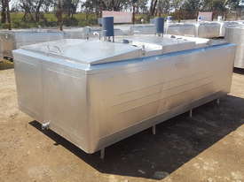 STAINLESS STEEL TANK, MILK VAT 3000 LT - picture0' - Click to enlarge