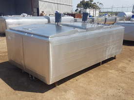 STAINLESS STEEL TANK, MILK VAT 3000 LT - picture2' - Click to enlarge