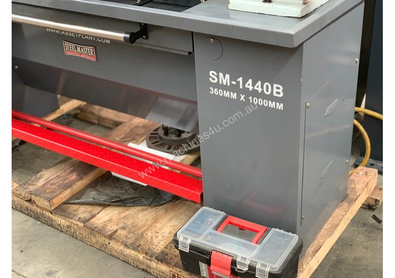 caption Showroom Demo SM-1440B - 240Volt Centre Lathe $1000 Off - 1 Only
