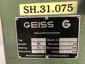 Used GEISS Thermforming Machine - picture2' - Click to enlarge
