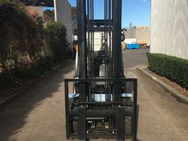 Ex Demo 3.5T Counterbalance Forklift - picture1' - Click to enlarge