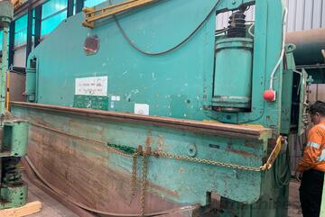 PRESS BRAKE 300 TON X 6000 MM