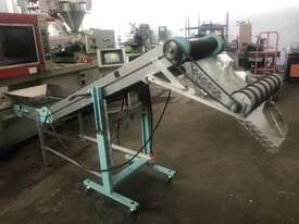 Plastic Injection Moulder - picture2' - Click to enlarge
