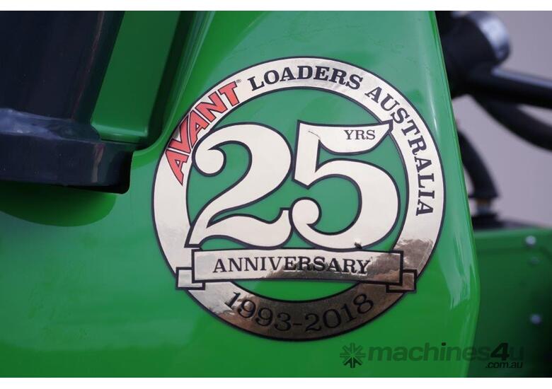 Avant 528 Articulated Mini Loader w Telescopic Boom & 4-in-1 Bucket