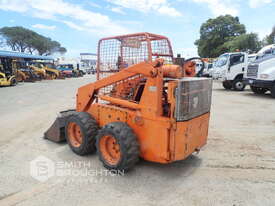 1971-75 CASE 1740 SKID STEER LOADER - picture1' - Click to enlarge