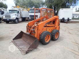 1971-75 CASE 1740 SKID STEER LOADER - picture2' - Click to enlarge