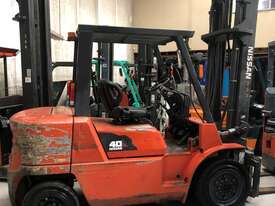 4 TON NISSAN DIESEL forklift  - picture0' - Click to enlarge