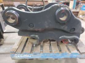 Ex-Demo 30-38 Tonne Miller Powerlatch Quick Hitch 6 month warranty - picture0' - Click to enlarge