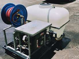 Geotech 200 L Sprayer on skid - picture0' - Click to enlarge