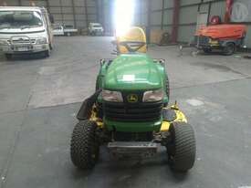 John Deere X748 - picture0' - Click to enlarge