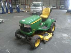 John Deere X748 - picture1' - Click to enlarge