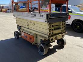 JLG 3246 Electric Scissor Lift - picture2' - Click to enlarge