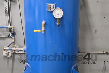 Vertical 530 +750 +820 +1,000 +2,500 +10,000L Australian Made +Horizontal 250-500L +AIR DRYERS/ PIPE