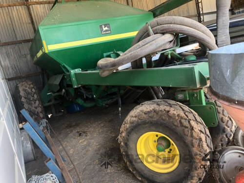 John Deere 787 Air Seeder Cart 