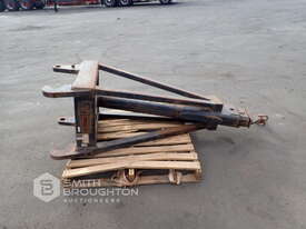 CATERPILLAR JIB ATTACHMENT TO SUIT IT LOADER - picture0' - Click to enlarge