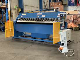 Australian Designed 2500mm x 4mm Heavy Duty Industrial Panbrake Folder with Quick Set Digital Angle  - picture0' - Click to enlarge