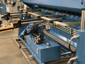 Australian Designed 2500mm x 4mm Heavy Duty Industrial Panbrake Folder with Quick Set Digital Angle  - picture2' - Click to enlarge