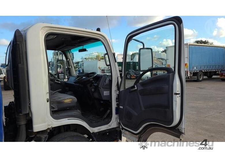caption Isuzu NQR 87-190